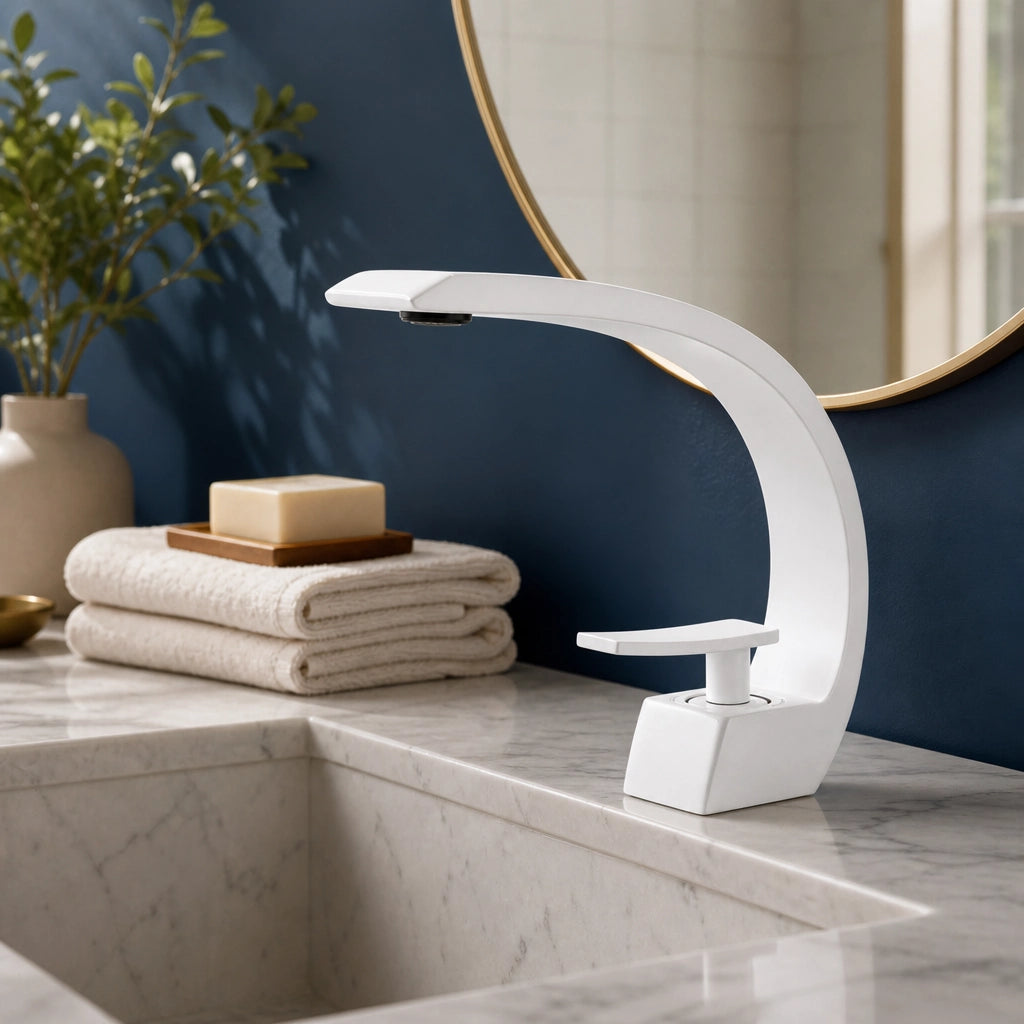 Robinet mitigeur salle de bain design courbé